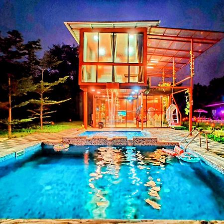 Crystal Springs Villa - A Picture-Perfect Retreat W Pool, Hammock, Gazebo Karjat Eksteriør billede